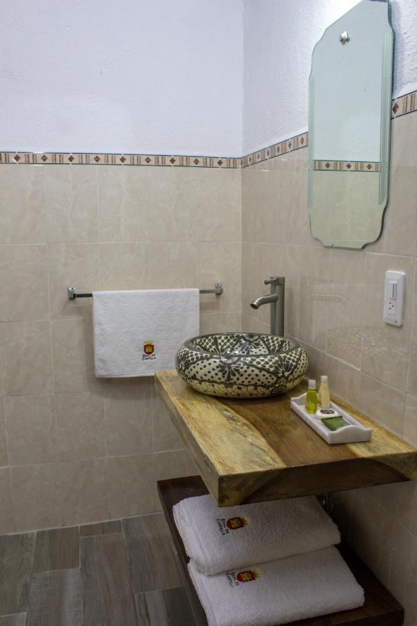 Hotel Real De Castilla Colonial Guadalajara Phòng bức ảnh